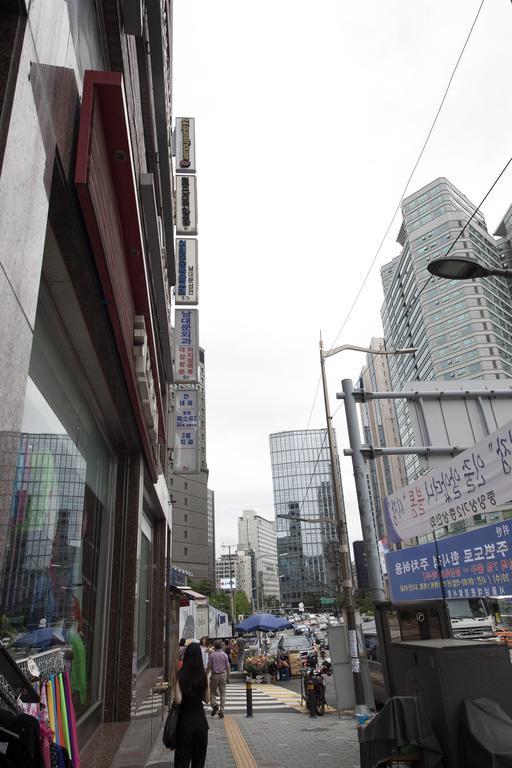 24 Guesthouse Myeongdong Town Seul Zewnętrze zdjęcie