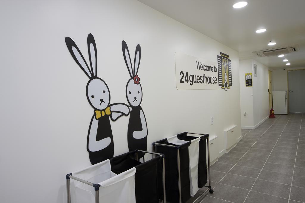 24 Guesthouse Myeongdong Town Seul Zewnętrze zdjęcie