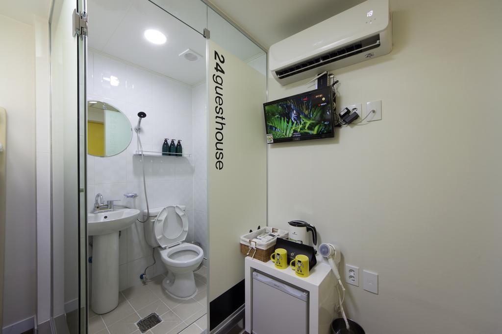 24 Guesthouse Myeongdong Town Seul Pokój zdjęcie