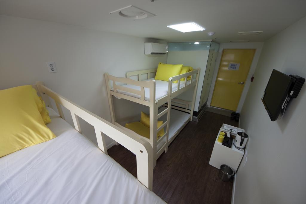 24 Guesthouse Myeongdong Town Seul Pokój zdjęcie