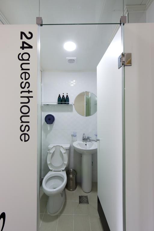 24 Guesthouse Myeongdong Town Seul Pokój zdjęcie